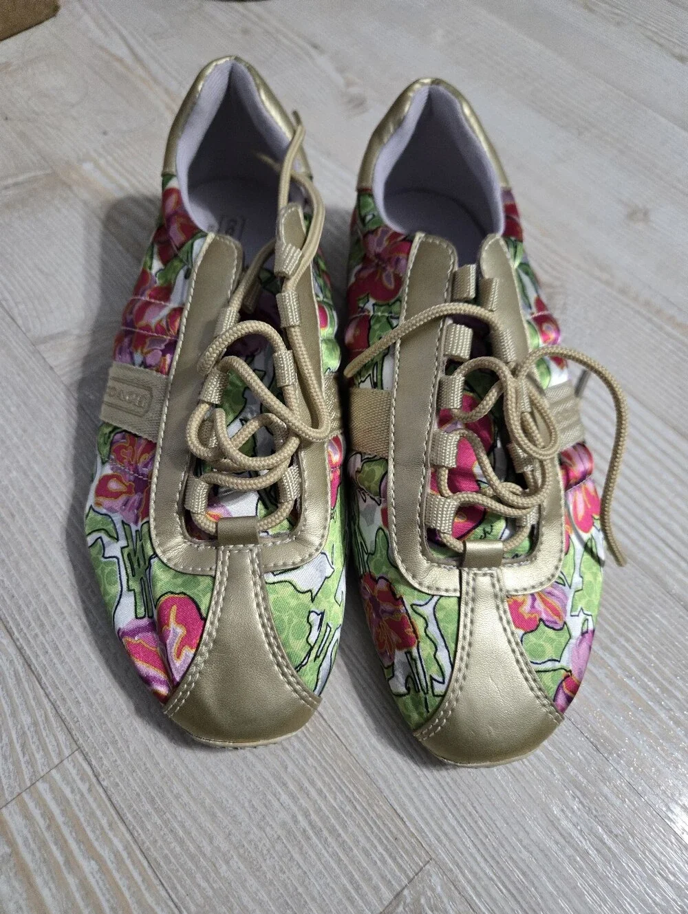 Coach Size 7 Womens Shoes